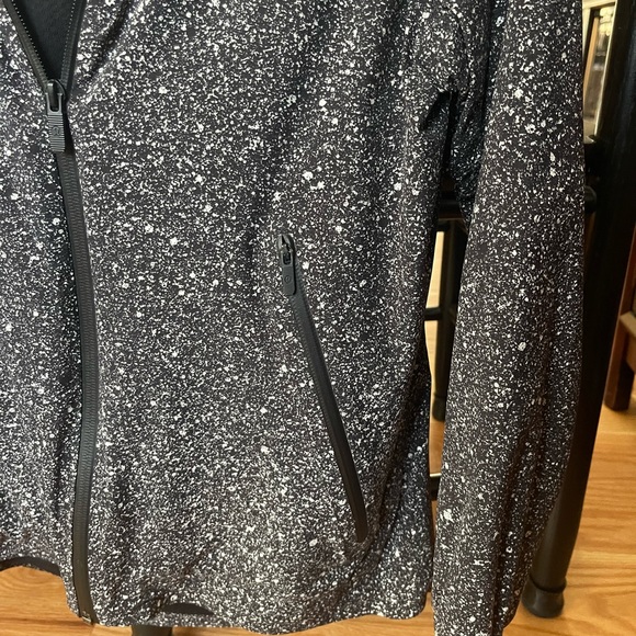 Lululemon Jacket - Picture 4 of 4